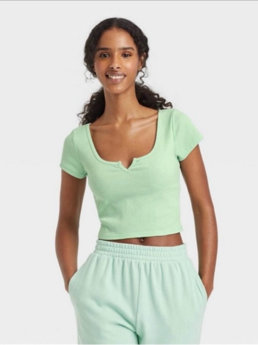Colsie Size Large Green Ribbed Notched Cropped Short Sleeve T-Shirt NWT